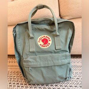 Fjallraven Kanken Backpack - Frost Green